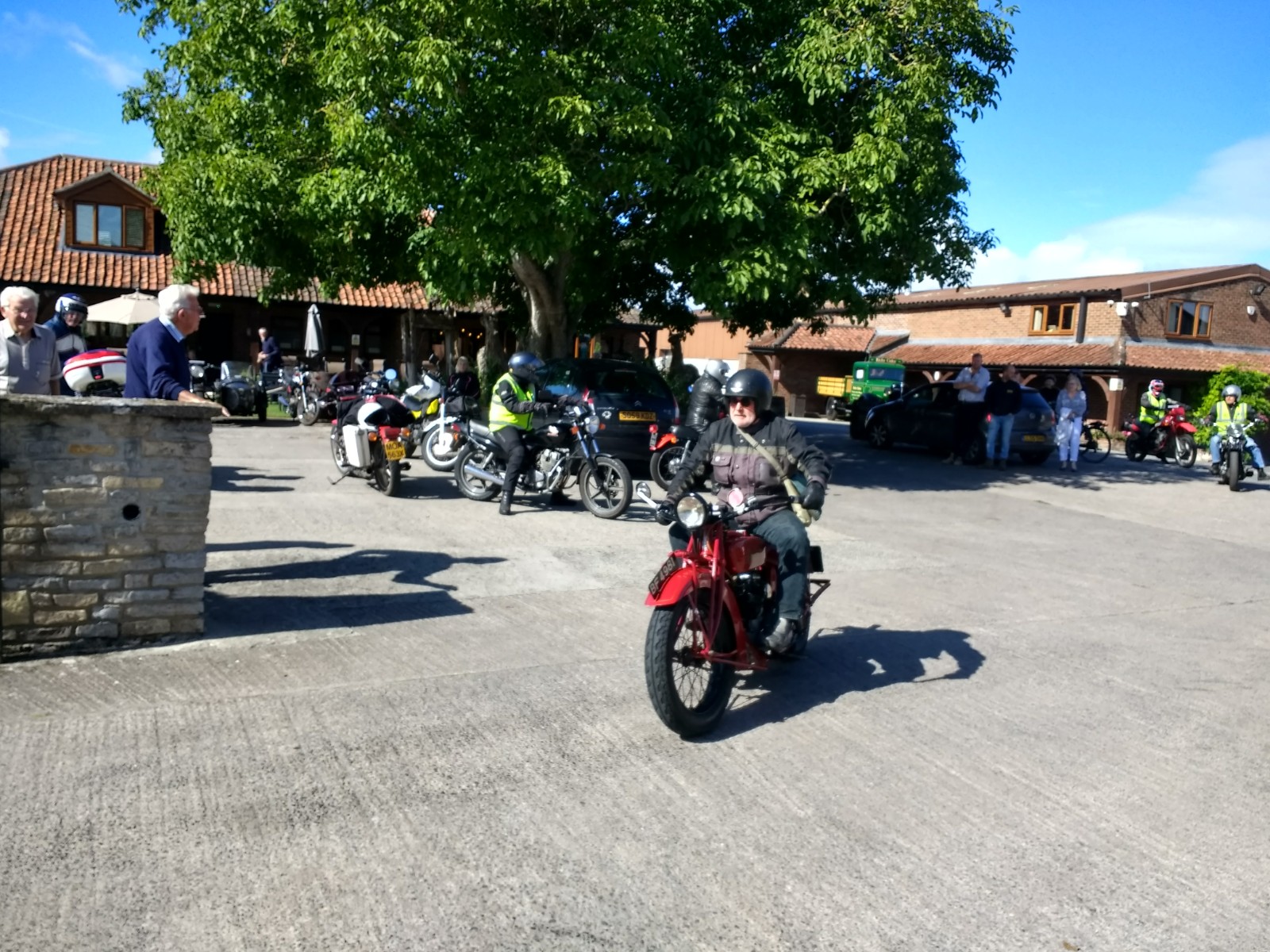 Sunny start at Rich's (1)