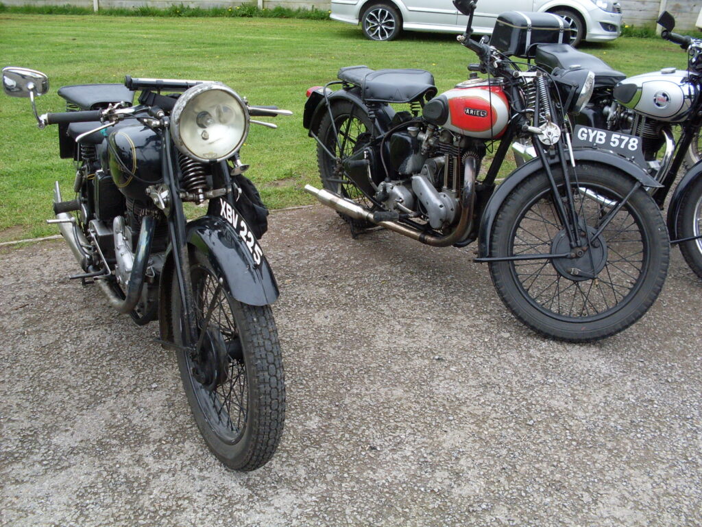 A pair of girder-forked finishers