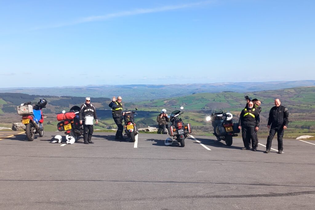 Day 4: Black Mountain Pass car park, taking in the view(2)